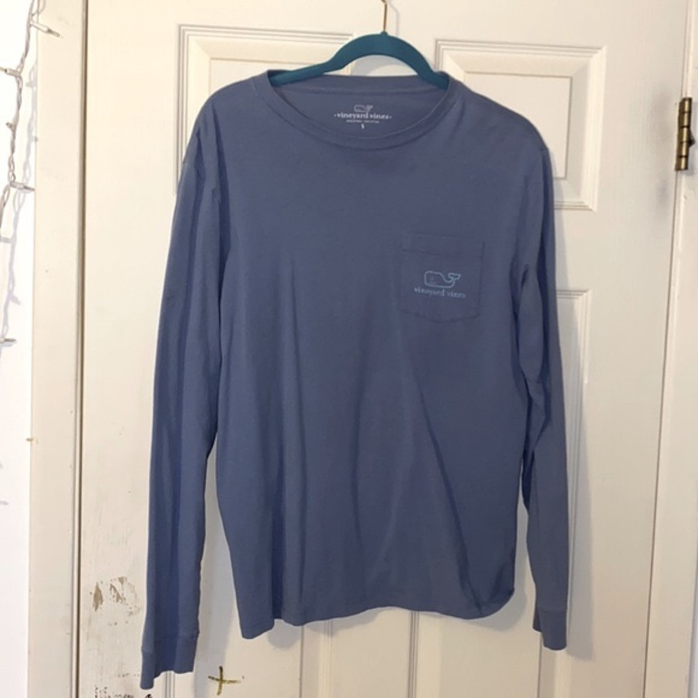 Small Men’s Small Vineyard Vines long-sleeve, very comfortable, 100% Cotton